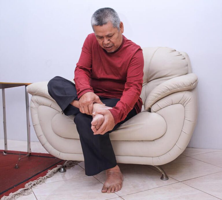 elderly-man-aching-feet